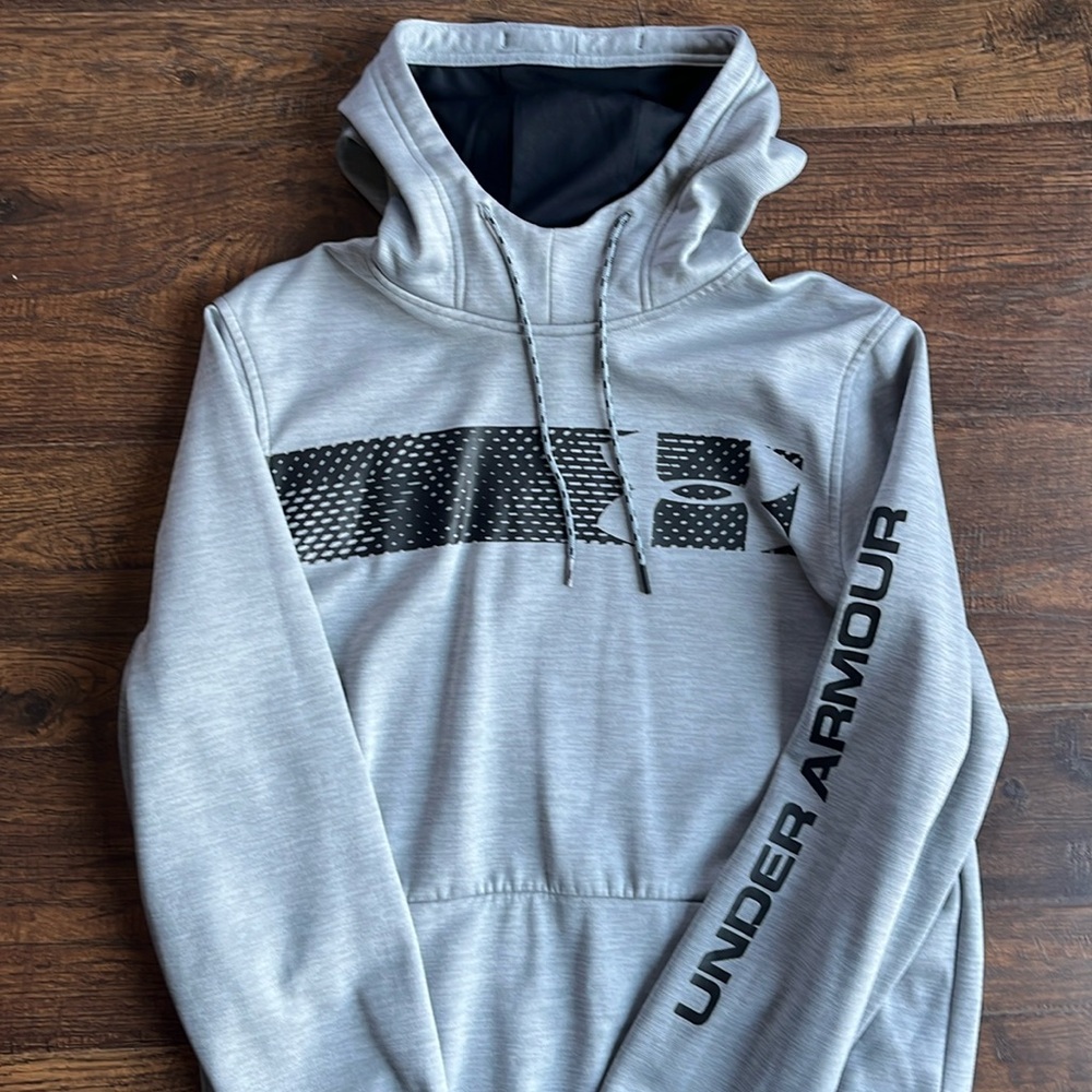 Under Armor athletic sweatshirt